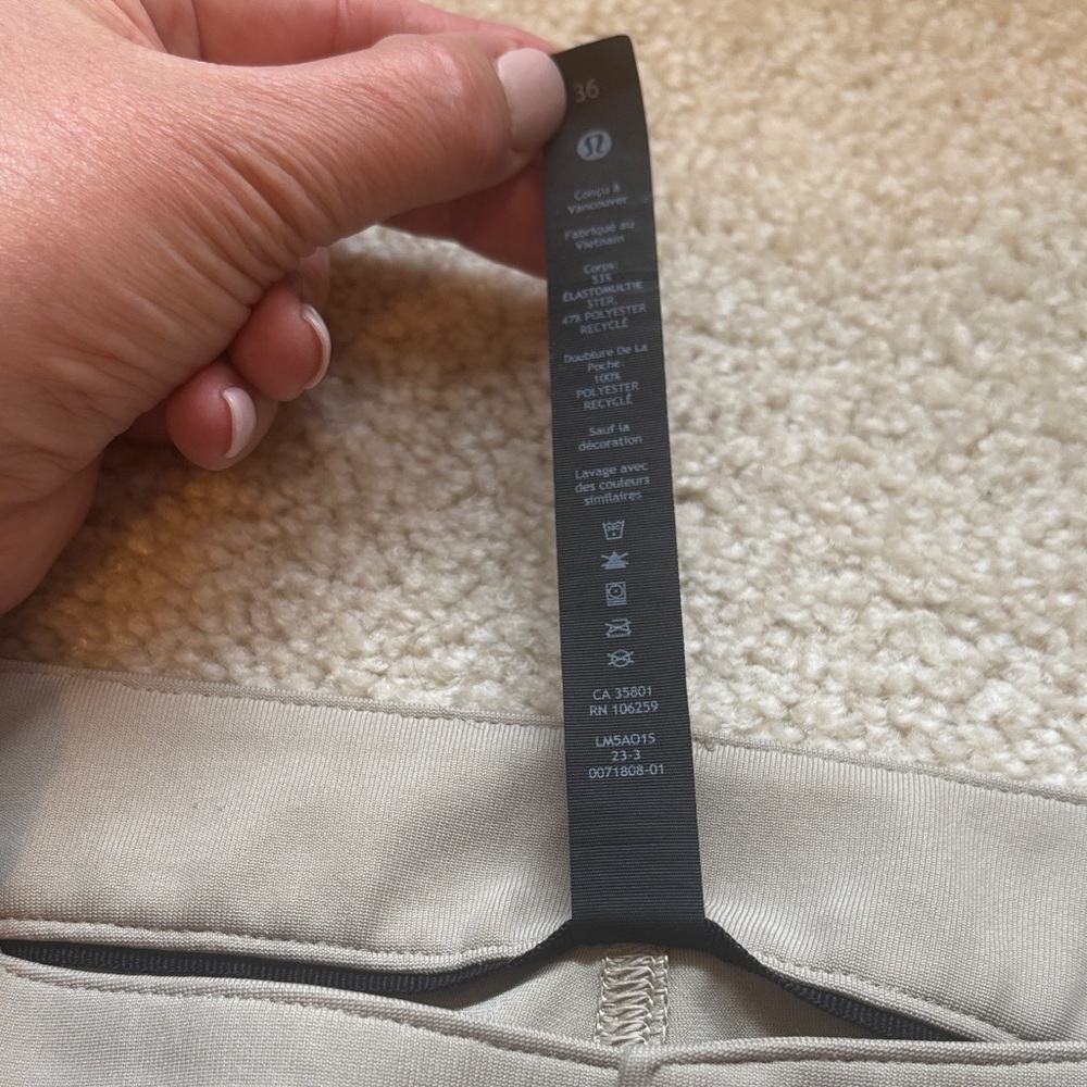 lululemon athletica Men's Khaki Stretch Chino Pants - Picture 7 of 7